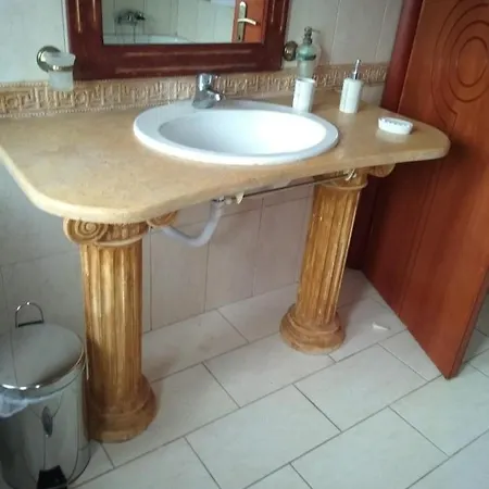 Aretousa Vila