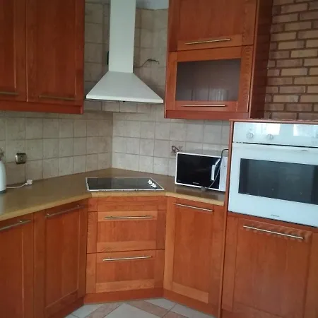 Aretousa Vila